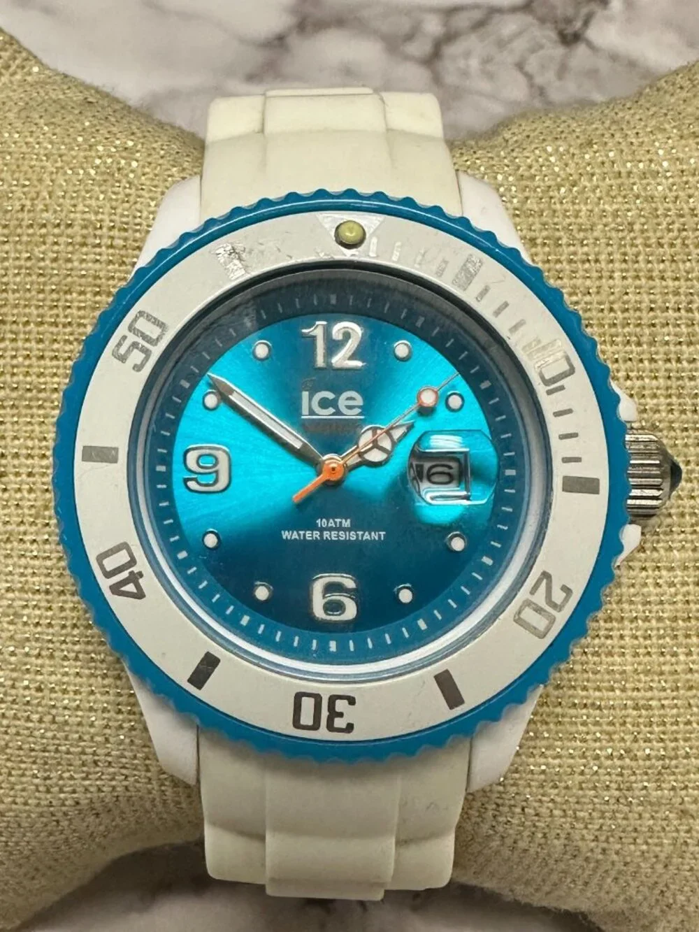 Ice Watch Men White Blue Date Window Silicone Band 36MM Round New Battery 9